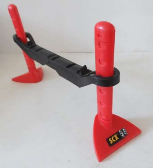 SCX    3 ADJUSTABLE HEIGHT  & WIDTH RACE TRACK ELEVATORS