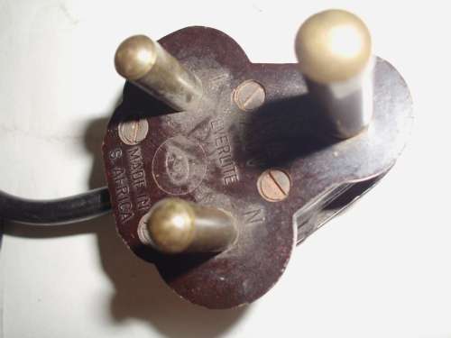 VINTAGE LIMA RAILWAYS TRANSFORMER / POWER UNIT  -  GREEN , WITH BAKELITE PLUG