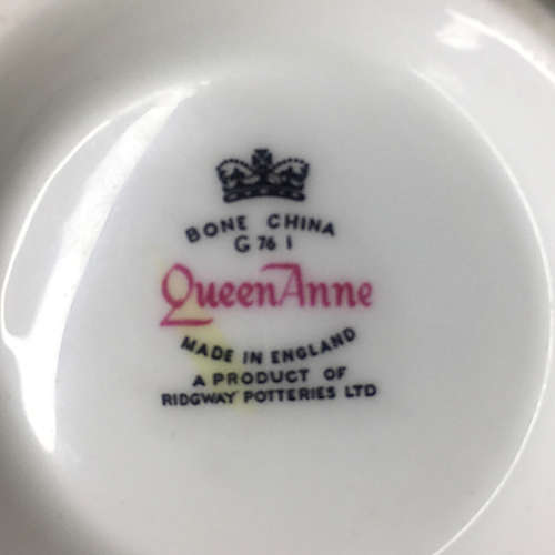 QUEEN ANNE / RIDGWAY POTTERIES    ENGLISH FINE BONE CHINA ,  FOOTED MILK JUG / CREAMER