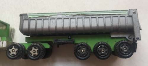 ERTL DIE CAST  METAL  22 WHEELER HORSE and GRAVEL DUMP TIPPING TRAILER