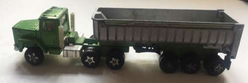 ERTL DIE CAST  METAL  22 WHEELER HORSE and GRAVEL DUMP TIPPING TRAILER