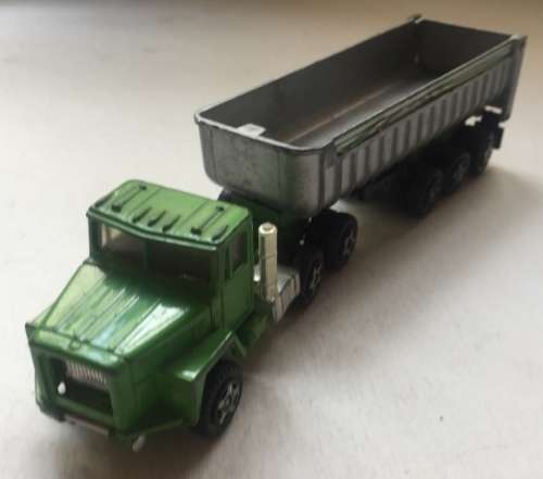 ERTL DIE CAST  METAL  22 WHEELER HORSE and GRAVEL DUMP TIPPING TRAILER