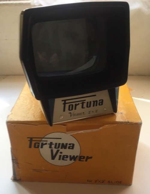 FORTUNA VIEWER   VINTAGE  2` X 2 ` SLIDE VIEWER IN ORIGINAL BOX , WITH  INSTRUCTION LEAFLET