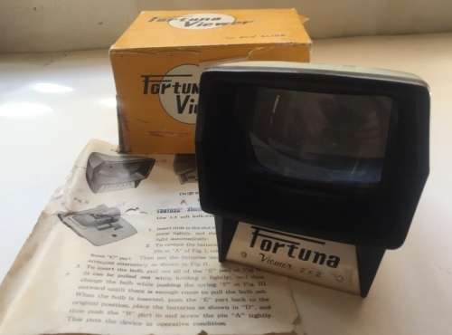 FORTUNA VIEWER   VINTAGE  2` X 2 ` SLIDE VIEWER IN ORIGINAL BOX , WITH  INSTRUCTION LEAFLET