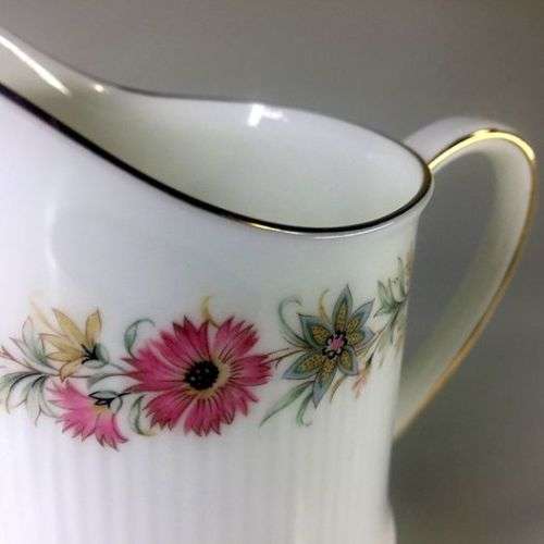 PARAGON  FINE BONE CHINA  CREAMER / MILK JUG AND SUGAR BOWL   ` BELINDA  `