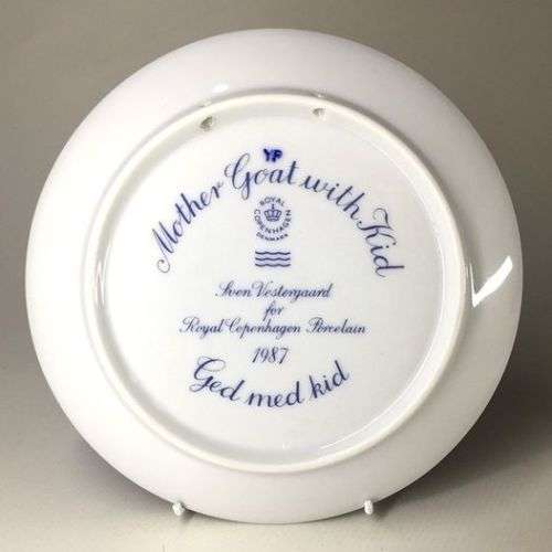 B & G KJOBENHAUN WALL PLATE / DISPLAY PLATE MOTHER GOAT WITH KID ` GED MED KID  ` 1987  11 available