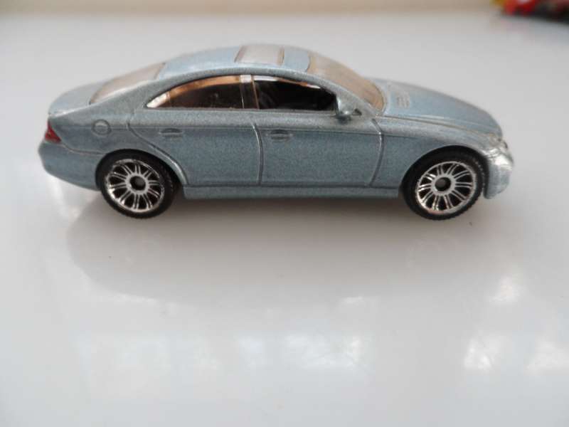 MATCHBOX  2005 MERCEDES BENZ CLS 500 DIE CAST MODEL    Mattel Inc MB683