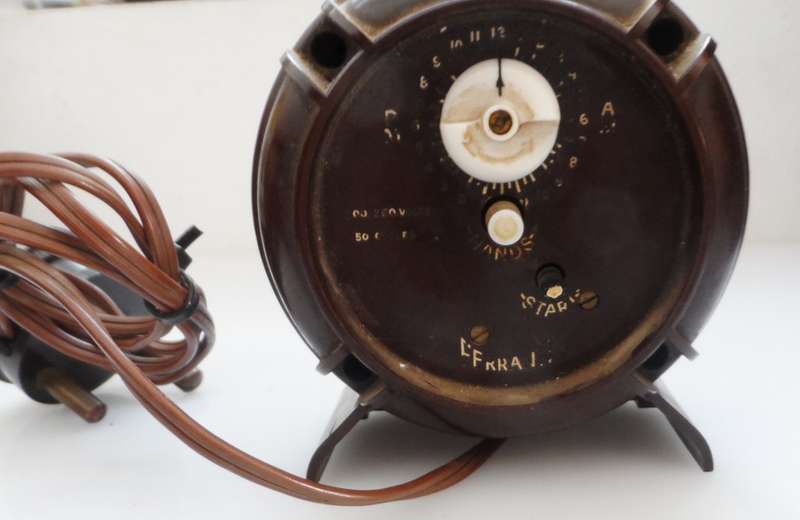 VINTAGE 1930  BAKELITE , FERRANTI ELECTRIC ALARM CLOCK  model No.947 Ferranti Limited England