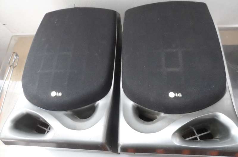 L G HI FI SPEAKERS