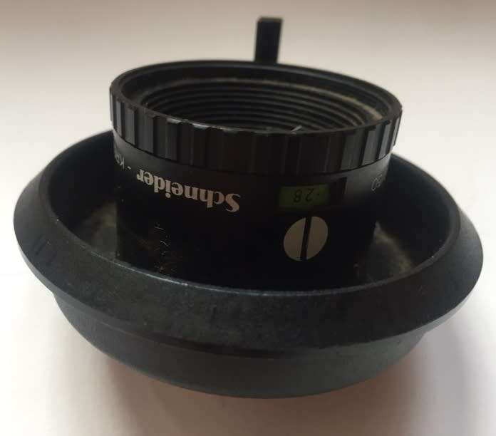 SCHNEIDER KREUZNACH 2.8 / 50  COMPONON-S ENLARGING LENS enlarger mount attached,  for 35mm  prints