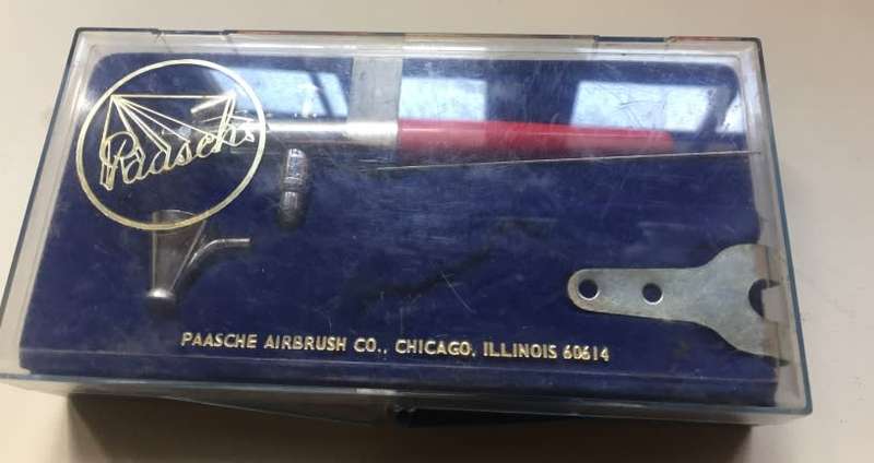 PAASCHE VINTAGE AIRBRUSH KIT IN ACRYLIC CASE