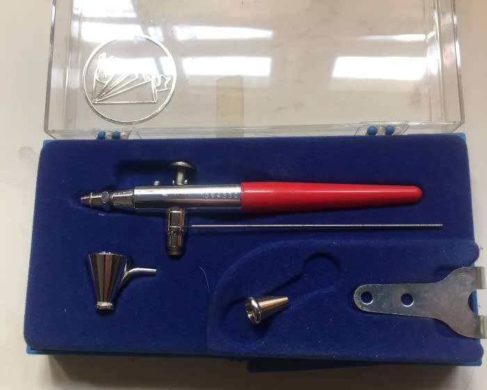 PAASCHE VINTAGE AIRBRUSH KIT IN ACRYLIC CASE
