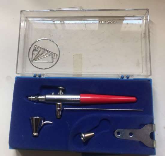PAASCHE VINTAGE AIRBRUSH KIT IN ACRYLIC CASE