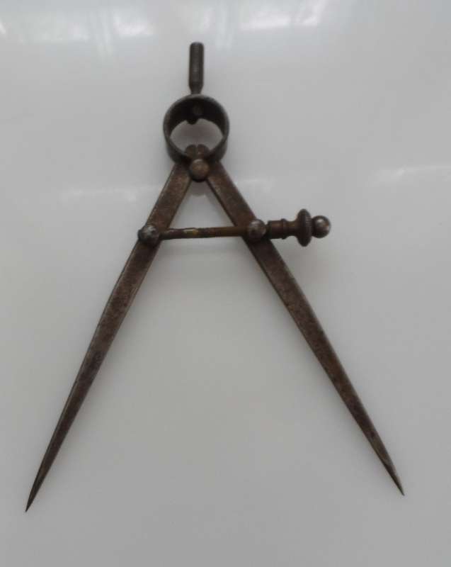 VINTAGE MOORE & WRIGHT , SHEFFIELD ENGLAND , 7 ins, / 180 mm , SPRING DIVIDERS, SCRIBERS,