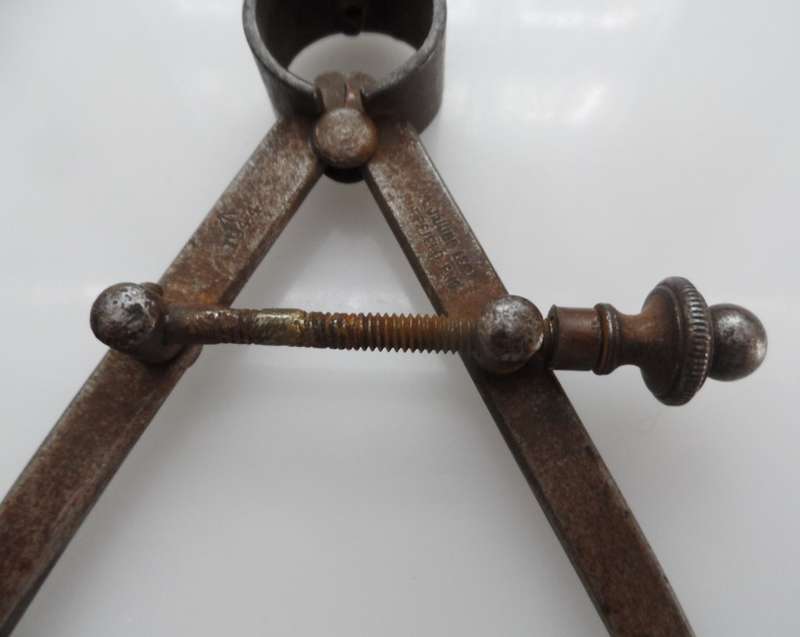 VINTAGE MOORE & WRIGHT , SHEFFIELD ENGLAND , 7 ins, / 180 mm , SPRING DIVIDERS, SCRIBERS,