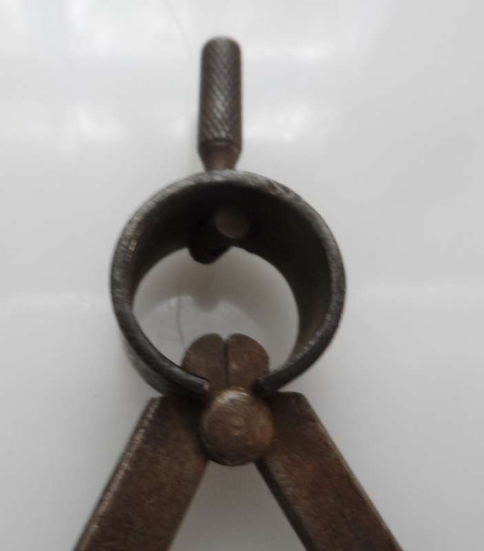 VINTAGE MOORE & WRIGHT , SHEFFIELD ENGLAND , 7 ins, / 180 mm , SPRING DIVIDERS, SCRIBERS,