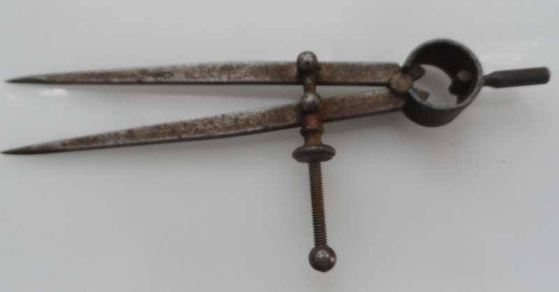VINTAGE MOORE & WRIGHT , SHEFFIELD ENGLAND , 7 ins, / 180 mm , SPRING DIVIDERS, SCRIBERS,