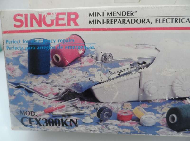 SINGER , PORTABLE, MINI MENDER model CFX300KN