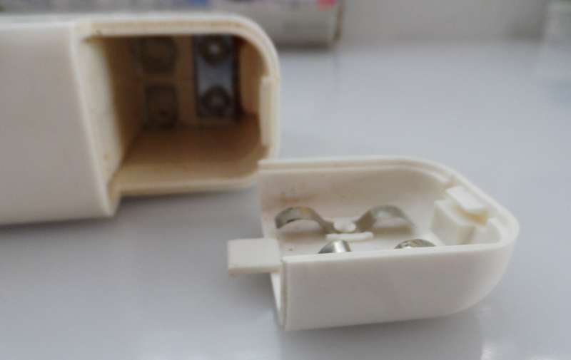 SINGER , PORTABLE, MINI MENDER model CFX300KN