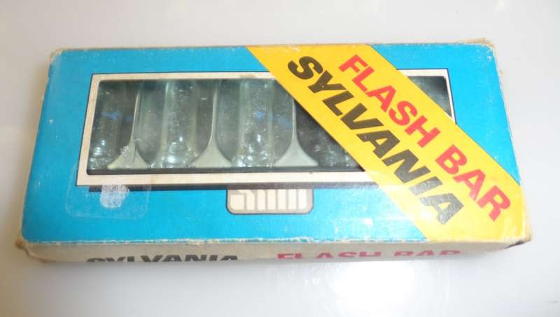 VINTAGE SYLVANIA FLASH BAR             original packaging