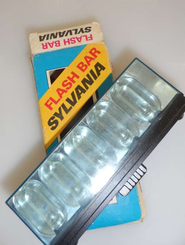 VINTAGE SYLVANIA FLASH BAR             original packaging
