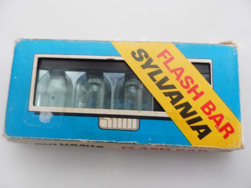 VINTAGE SYLVANIA FLASH BAR             original packaging