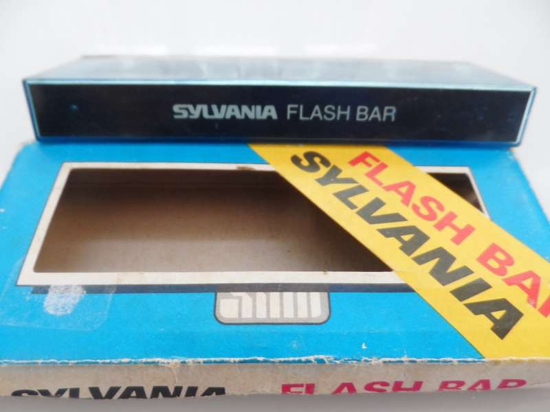 VINTAGE SYLVANIA FLASH BAR             original packaging