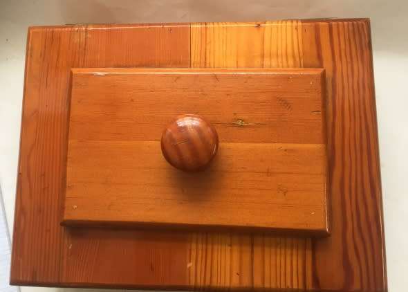 VINTAGE OREGON , TEA SACHETS , COUNTER TOP, STORAGE CADDY solid Oregon with removable glass dividers