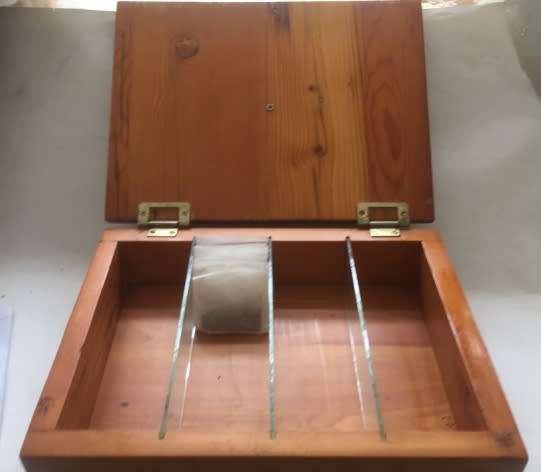 VINTAGE OREGON , TEA SACHETS , COUNTER TOP, STORAGE CADDY solid Oregon with removable glass dividers
