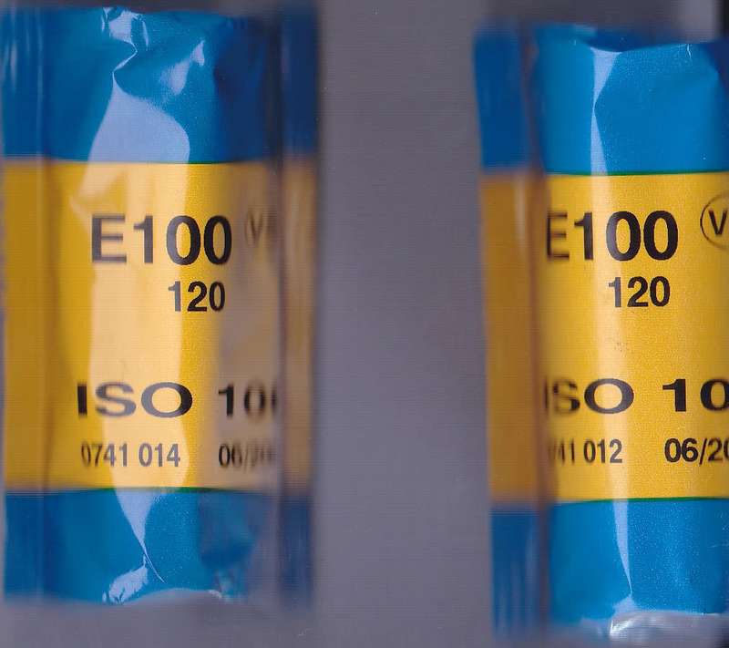 KODAK PROFESSIONAL EKTACHROME TRANPARENCY FILM E100 VS 120 ,  X 2  EXPIRED 06/2007, BATCH 0741 014