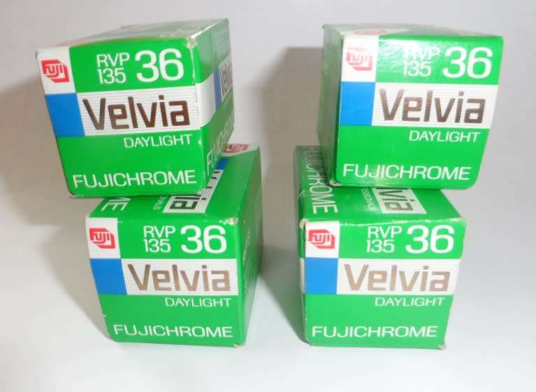 FUJICHROME PROFESSIONAL, VELVIA , RVP135 36 , DAYLIGHT , BATCH 593621 ,EXPIRED FILM ROLLS X 4  ISO50