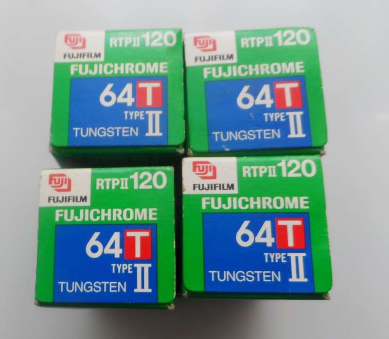 FUJICHROME PROFESSIONAL, 64T,TYPE II TUNGSTEN RTP II 120 36 , BATCH 7075 011 ,EXPIRED 20002-12    X4