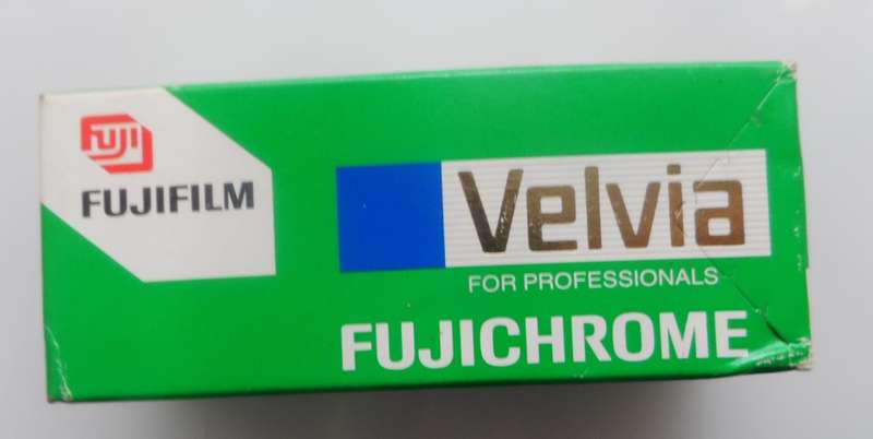 FUJICHROME PROFESSIONAL, VELVIA 100F, RVP 120, DAYLIGHT,BATCH 5952021,EXPIRED 2007-12, FILM ROLL X 1