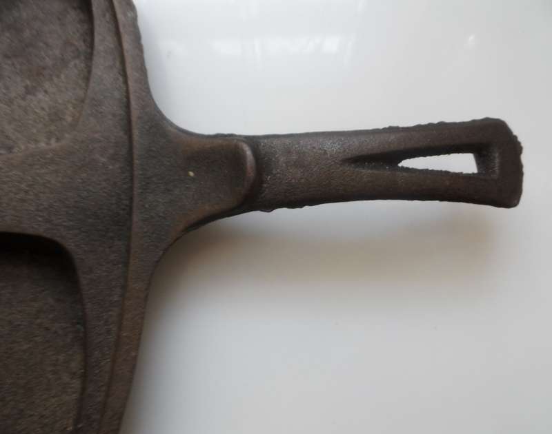 VINTAGE CAST IRON SQUARE SKILLET, USA POACH, SCONE/ BISCUIT BAKING, RACLETTE, MIXED GRILL