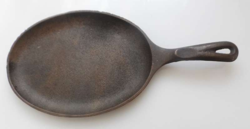 VINTAGE 50,s CAST IRON OVAL , SIZZLE SERVER SKILLET , U S A  STEAK, BACON n EGGS, MIXED GRILL, FISH
