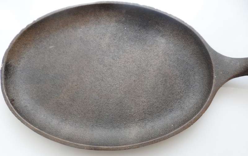 VINTAGE 50,s CAST IRON OVAL , SIZZLE SERVER SKILLET , U S A  STEAK, BACON n EGGS, MIXED GRILL, FISH
