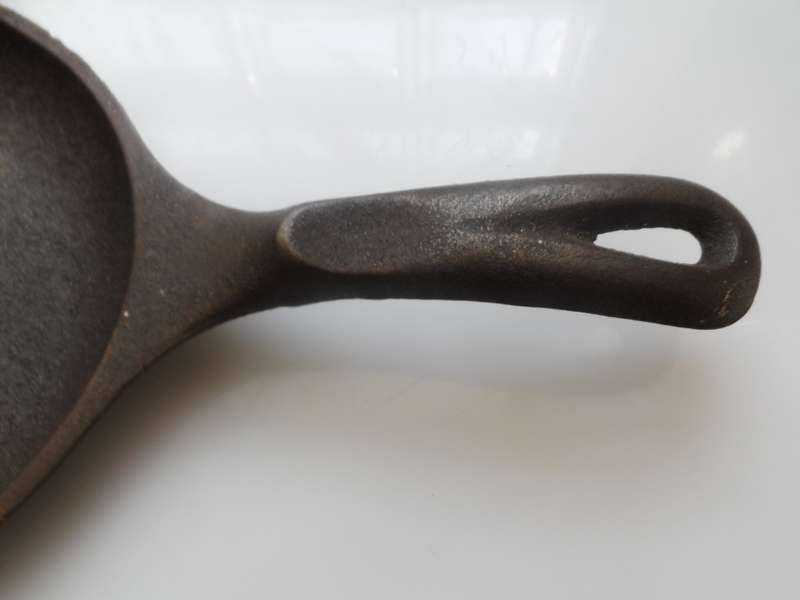 VINTAGE 50,s CAST IRON OVAL , SIZZLE SERVER SKILLET , U S A  STEAK, BACON n EGGS, MIXED GRILL, FISH