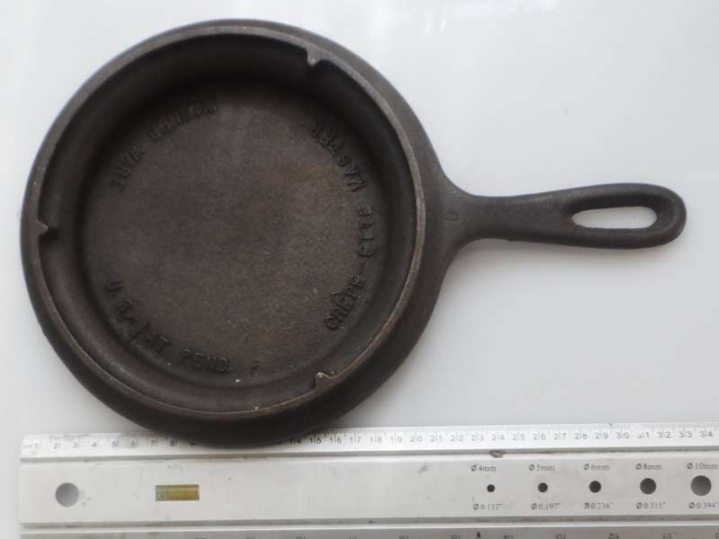 VINTAGE 50,s rare  WAGNER WARE, CAST IRON CREPPE ETTE MASTER