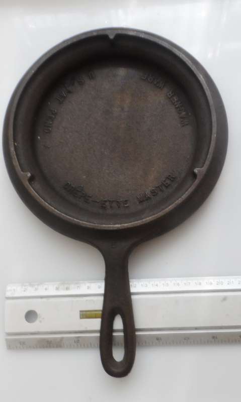 VINTAGE 50,s rare  WAGNER WARE, CAST IRON CREPPE ETTE MASTER