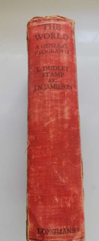 VINTAGE 1937 `THE WORLD A GENERAL GEOGRAPHY`for S A  schools J Dudley Stamp & J N Jamieson rare text