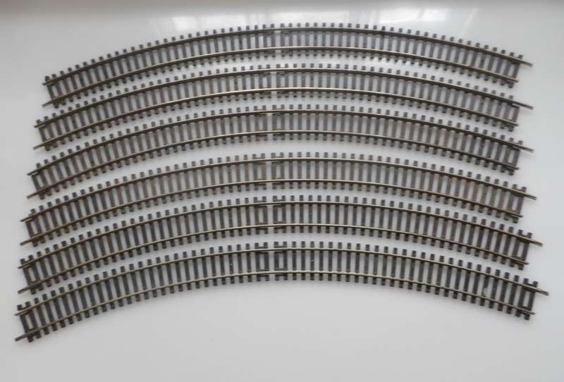 HO RAIL TRACKs , HORNBY, 6 X 360 mm / 15  ins , CURVES R609.