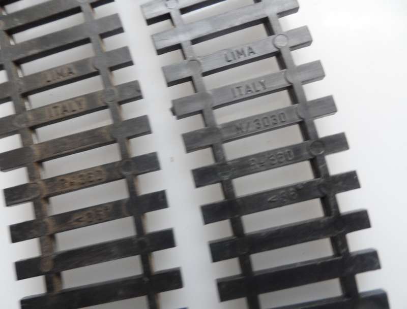 HO RAIL TRACKs , LIMA ITALY ,2 X 220 mm / 8 1/4 ins , CURVES  N3030 ,R360, <36 deg.