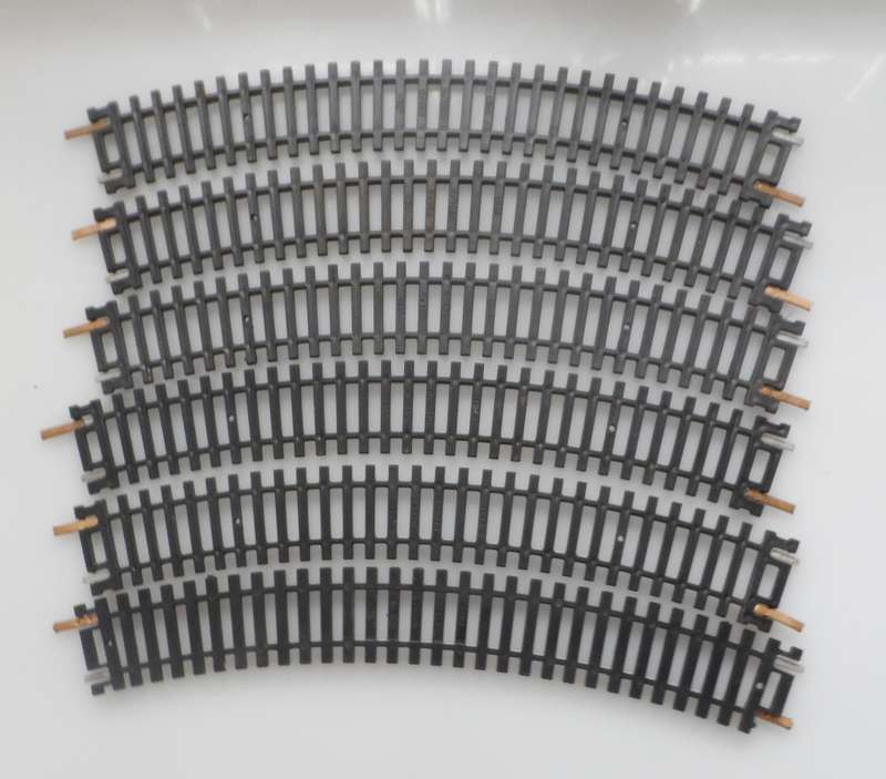 HO RAIL TRACKs , LIMA ITALY , 6 X 220 mm / 8 1/4 ins , CURVES  N3030 ,R360, <36 deg.