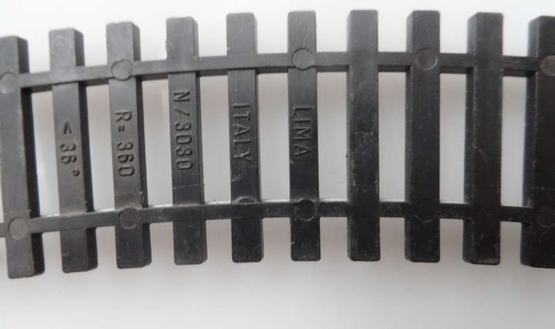 HO RAIL TRACKs , LIMA ITALY , 6 X 220 mm / 8 1/4 ins , CURVES  N3030 ,R360, <36 deg.