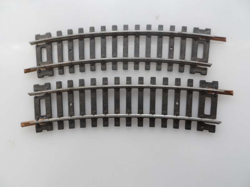 HO RAIL TRACKs , LIMA ITALY , 2 X SHORT CURVES 110 mm /  4 1/4 ins  , R360 , < 18 deg.