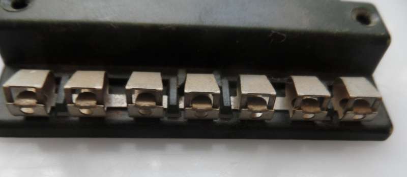 HO RAIL TRACKs , LIMA ITALY ,2 X 7  CLIP ,CONNECTOR BLOCK   PART No. ART 3066
