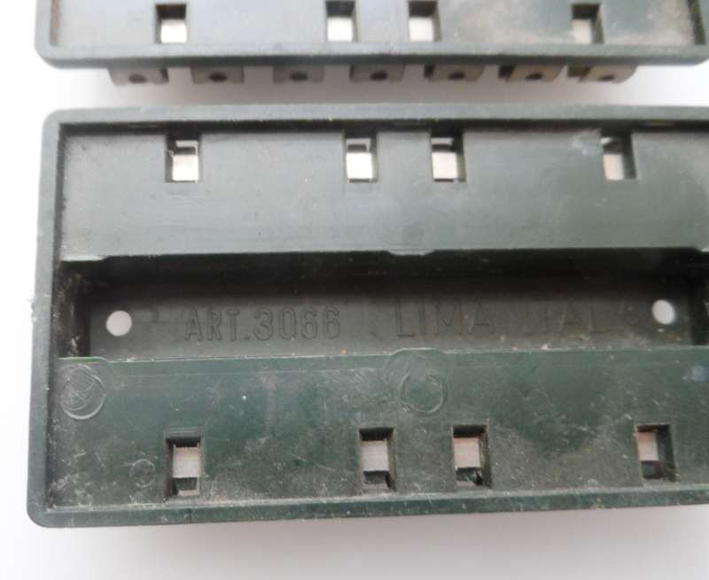 HO RAIL TRACKs , LIMA ITALY ,2 X 7  CLIP ,CONNECTOR BLOCK   PART No. ART 3066