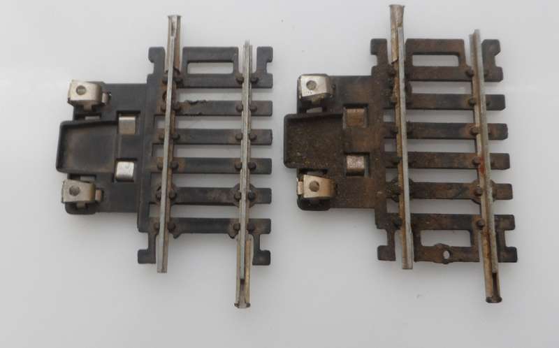 HO RAIL TRACKs , LIMA ITALY ,2 X  SHORT TRACK 50 mm, 2 ins ,PWR  CONNECTORS