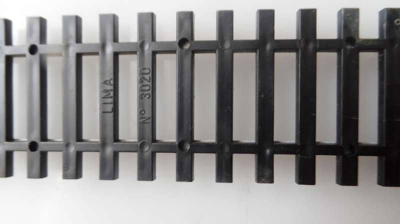 HO RAIL TRACKs , LIMA ITALY , 6 X  3020  220 mm, 8 1/2  ins ,STRAIGHT TRACKS