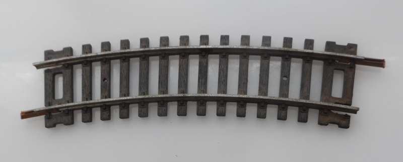 HO RAIL TRACKs , LIMA ITALY , 1 X  SHORT CURVED  TRACK SECTION , N3031 , R360  < 18 deg .
